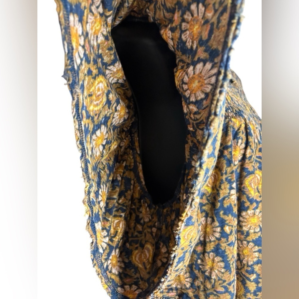 Free People navy and Yellow Printed Ruffled Up Top Floral Blouse sz M - Picture 10 of 14